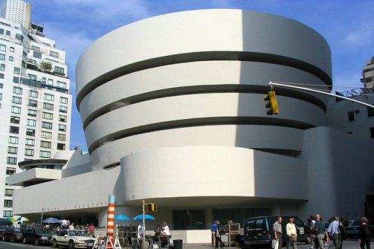 Private 4-hour Walking Tour of Guggenheim Museum New York with official guide