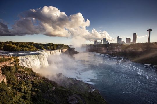 3-Day Tour: Finger Lakes, Niagara Falls, Toronto and 1000 Islands from NYC