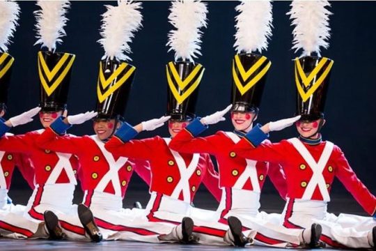 Christmas Spectacular Starring the Radio City Rockettes+St Patrick's Cathedral