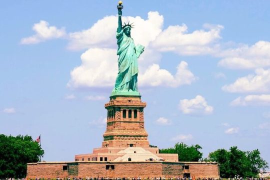 Statue of Liberty & Ellis Island: Private Half-Day Guided Tour