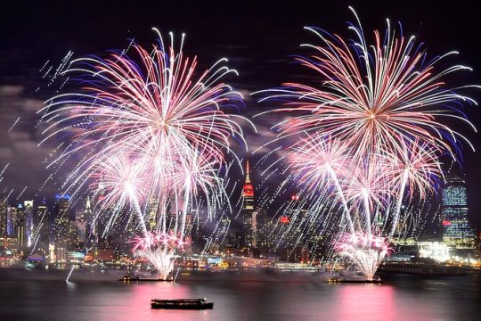 Circle Line: 4th of July All-Inclusive Fireworks Cruise