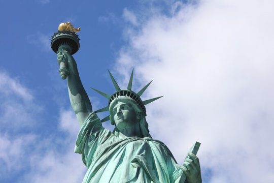 Statue of Liberty and Ellis Island Tour with Museum access