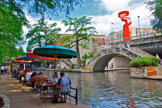 Small Group San Antonio Riverwalk Food Walking Tour