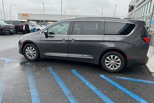 Private Transfer from Manhattan Port to New York Airport (LGA)