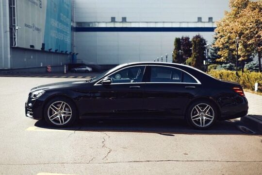 Arrival Transfer: J.F. Kennedy Airport JFK to New York in Sedan